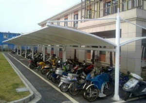 膜結(jié)構(gòu)電動車棚究竟有哪些優(yōu)勢和好處?